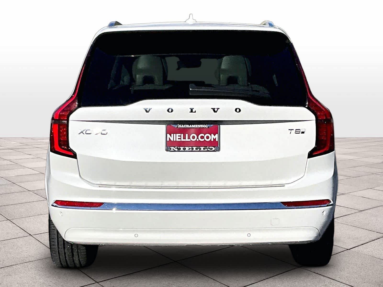 Used 2025 Volvo XC90 T8 Ultra w/ Protection Package Premier AWD/4WD image 8