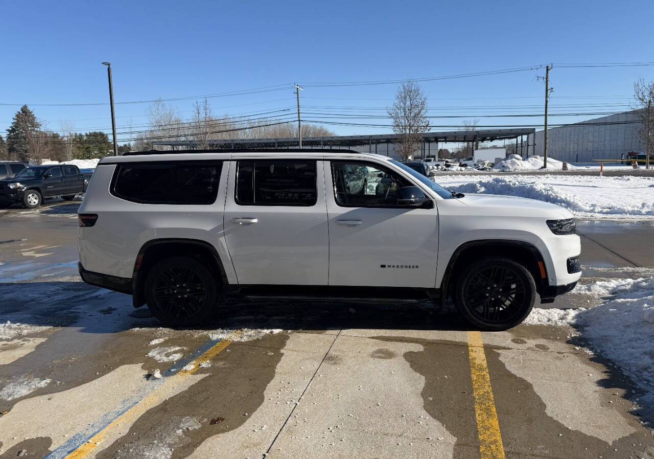 Used 2024 Jeep Wagoneer L Series II w/ Convenience Group I image 5