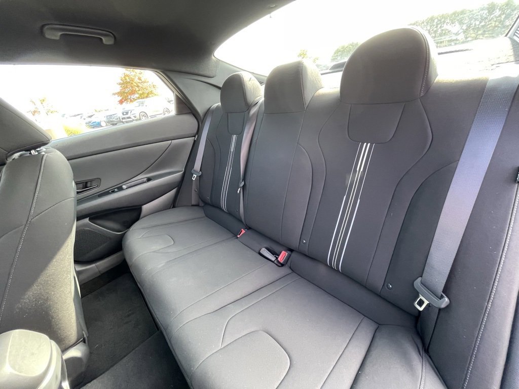Used 2025 Hyundai Elantra Sport image 24