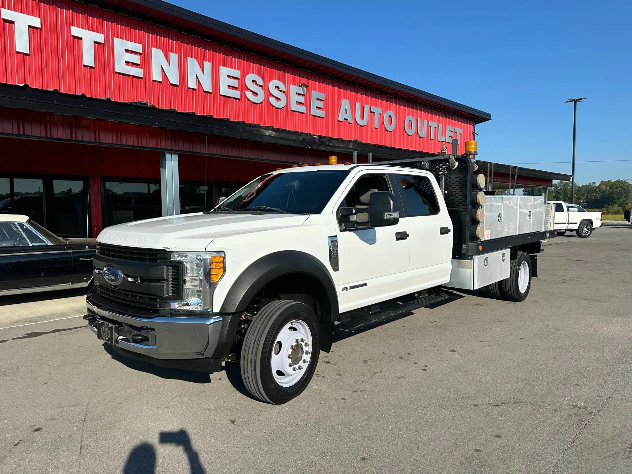 Used 2017 Ford F550 2WD Crew Cab Super Duty image 2