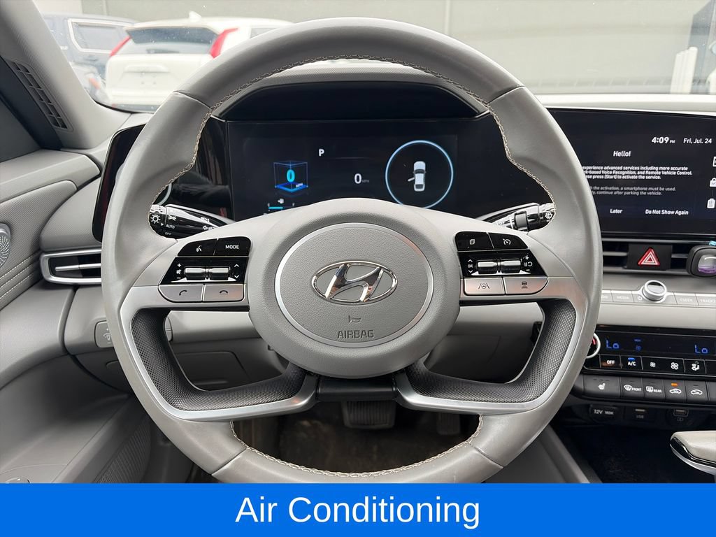 Used 2023 Hyundai Elantra SEL w/ Convenience Package FWD image 12