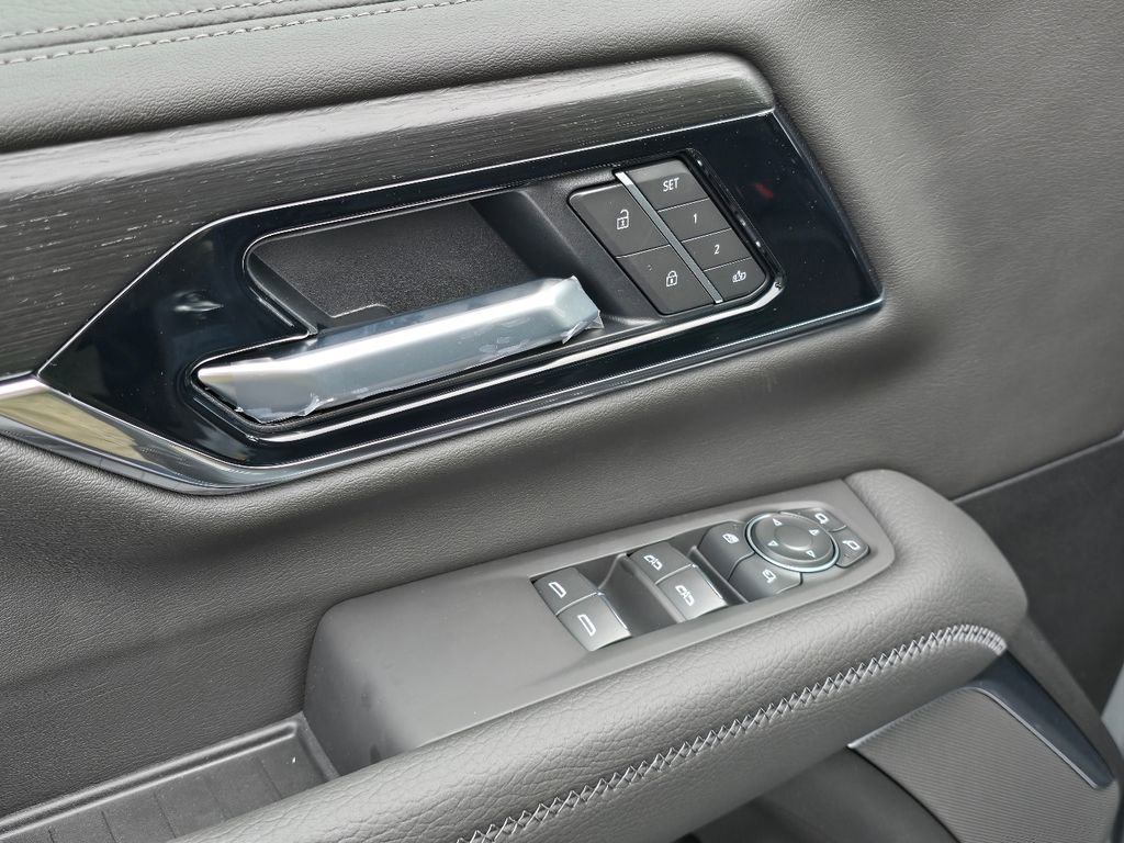 New 2026 GMC Yukon XL Denali AWD/4WD image 13