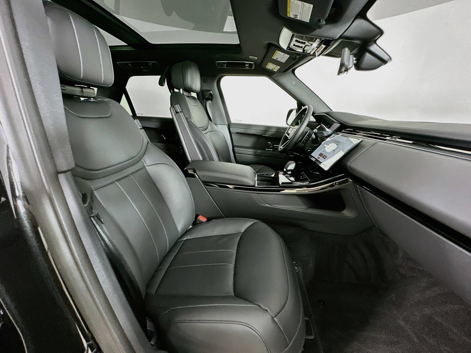 New 2027 Land Rover Range Rover Sport Dynamic SE AWD/4WD image 43