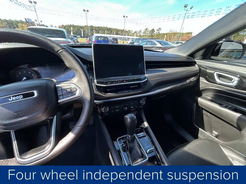 Used 2024 Jeep Compass Latitude w/ Convenience Group image 32