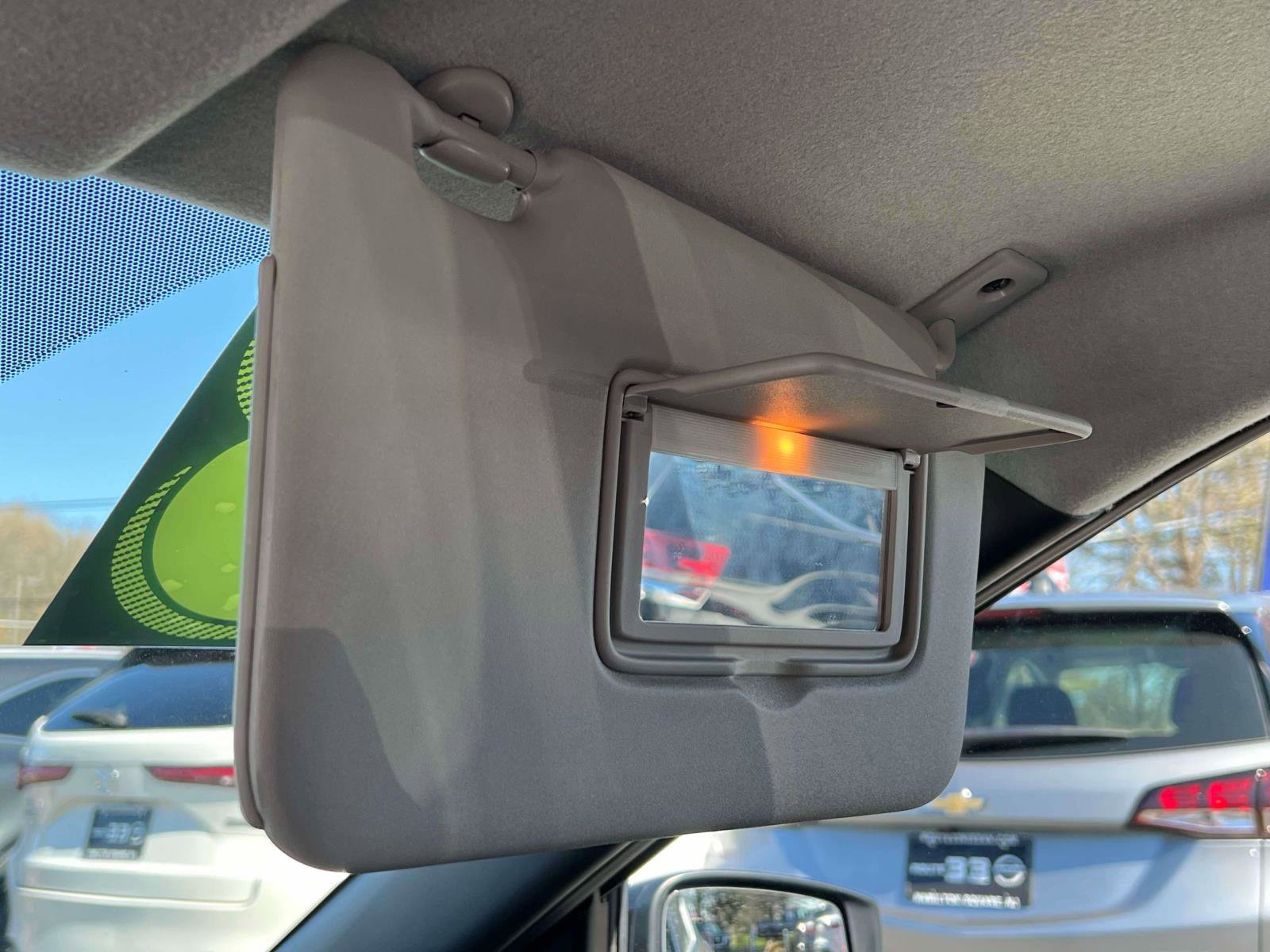 Used 2023 Nissan Kicks SR w/ SR Premium Package FWD image 9