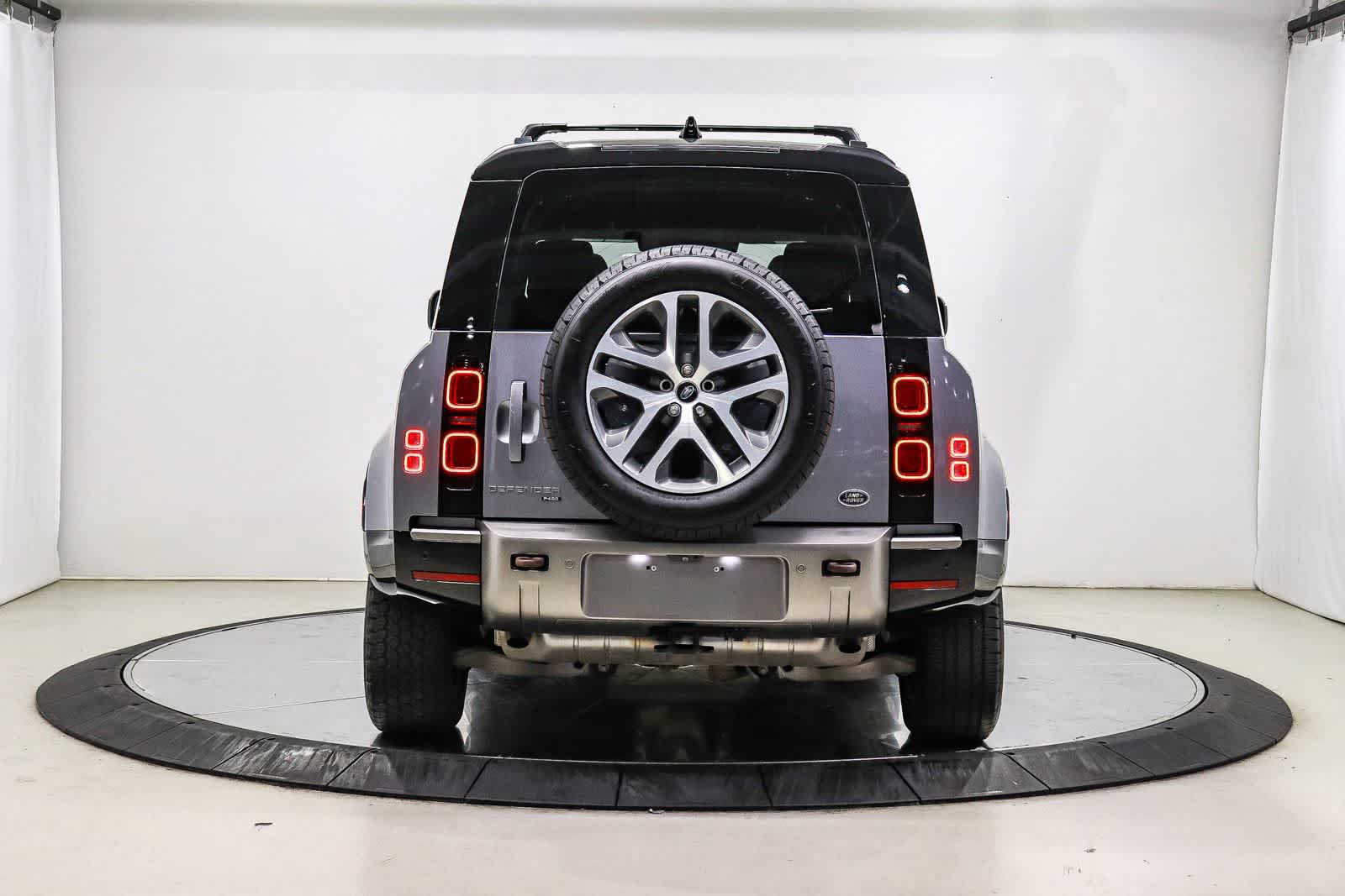 Used 2021 Land Rover Defender 110 X-Dynamic HSE AWD/4WD image 3