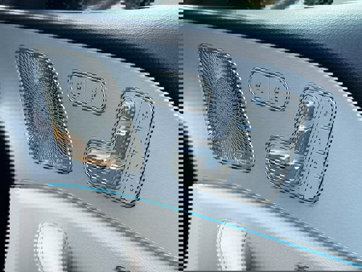 Used 2023 Mercedes-Benz GLS 450 4MATIC image 40