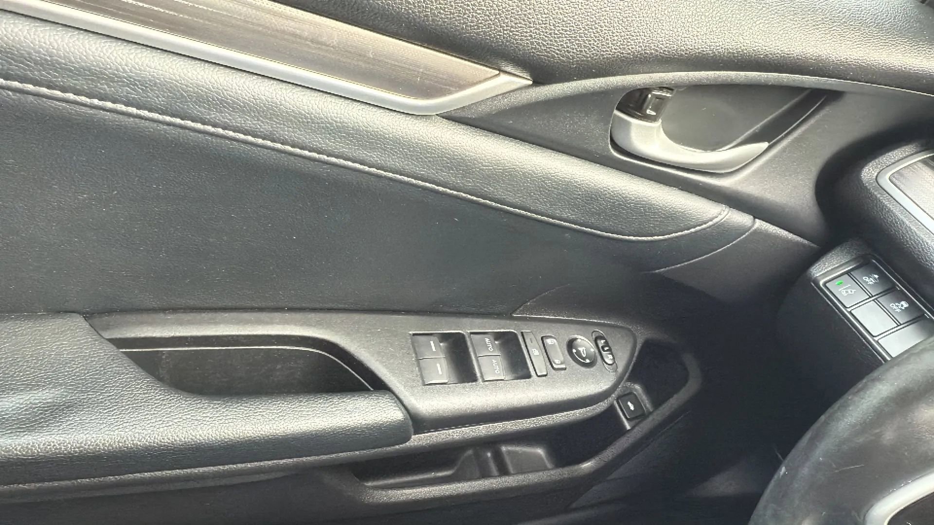 Used 2020 Honda Civic Touring image 21