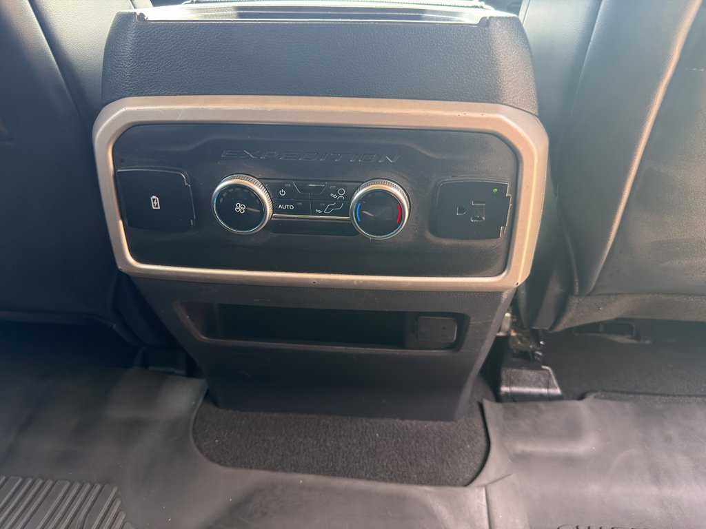 Used 2024 Ford Expedition Max XLT image 17
