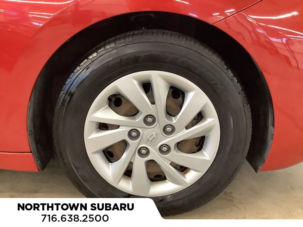 Used 2019 Hyundai Elantra SE FWD image 11