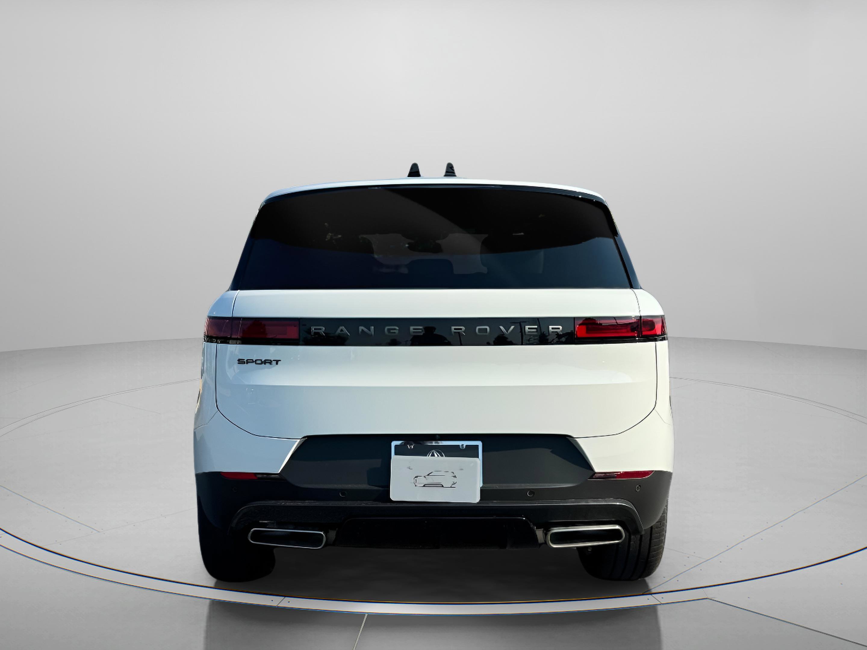 Used 2025 Land Rover Range Rover Sport SE image 4