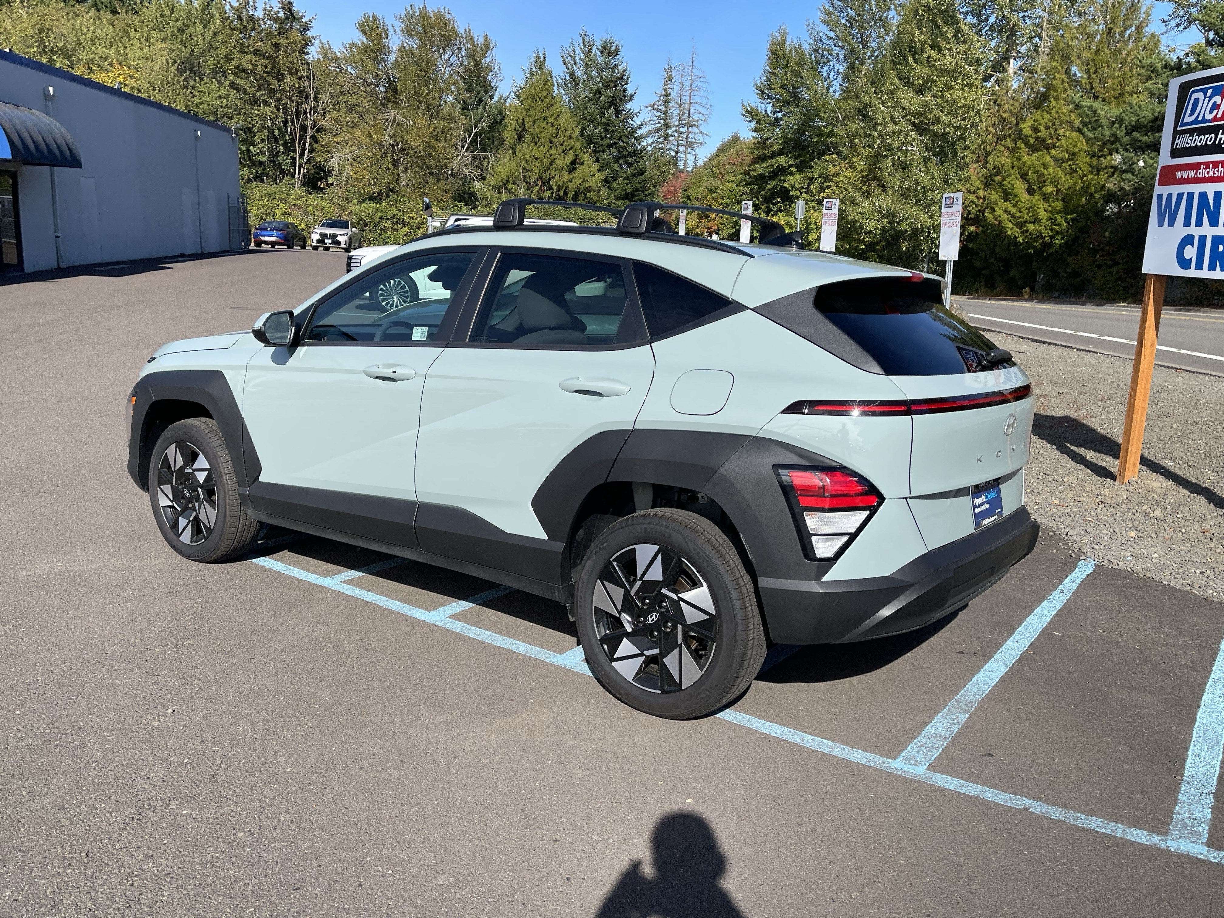 Used 2025 Hyundai Kona SEL AWD/4WD image 3