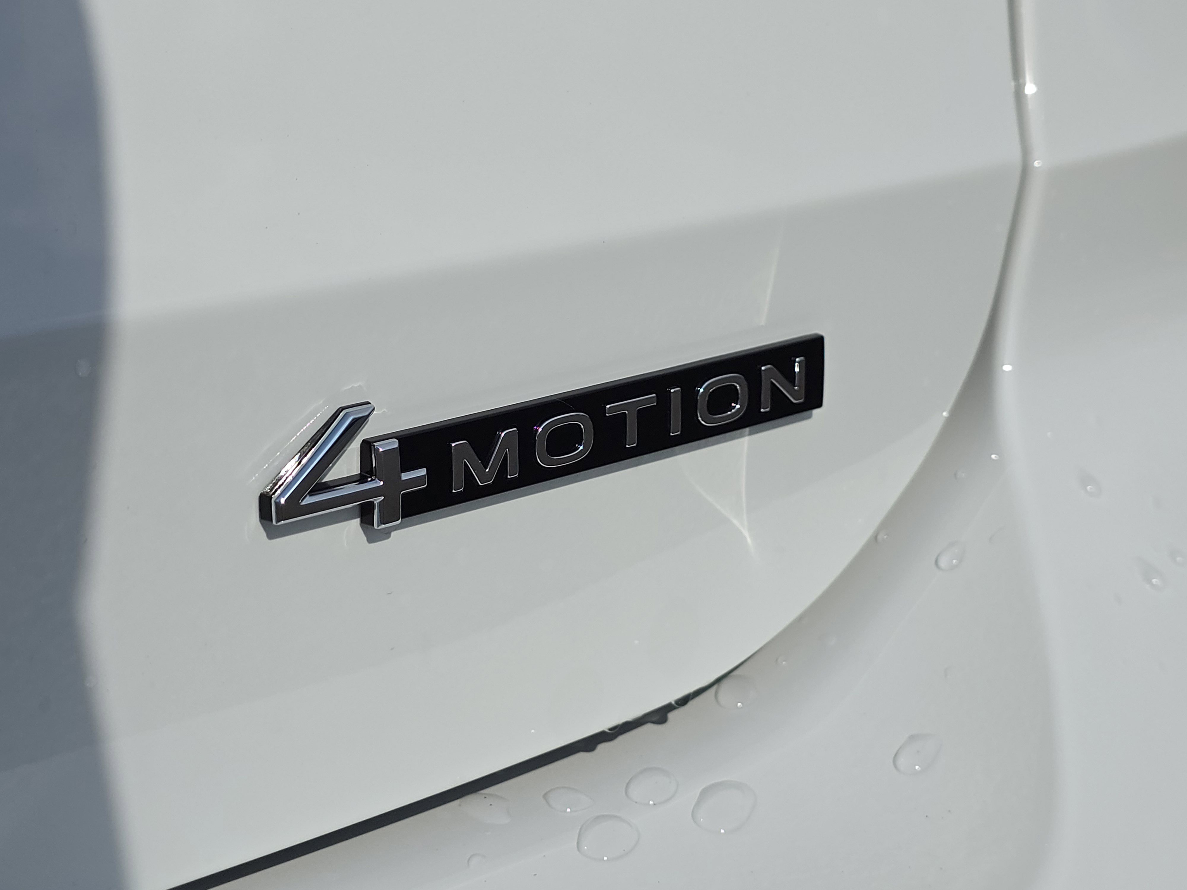 New 2025 Volkswagen Taos S image 9