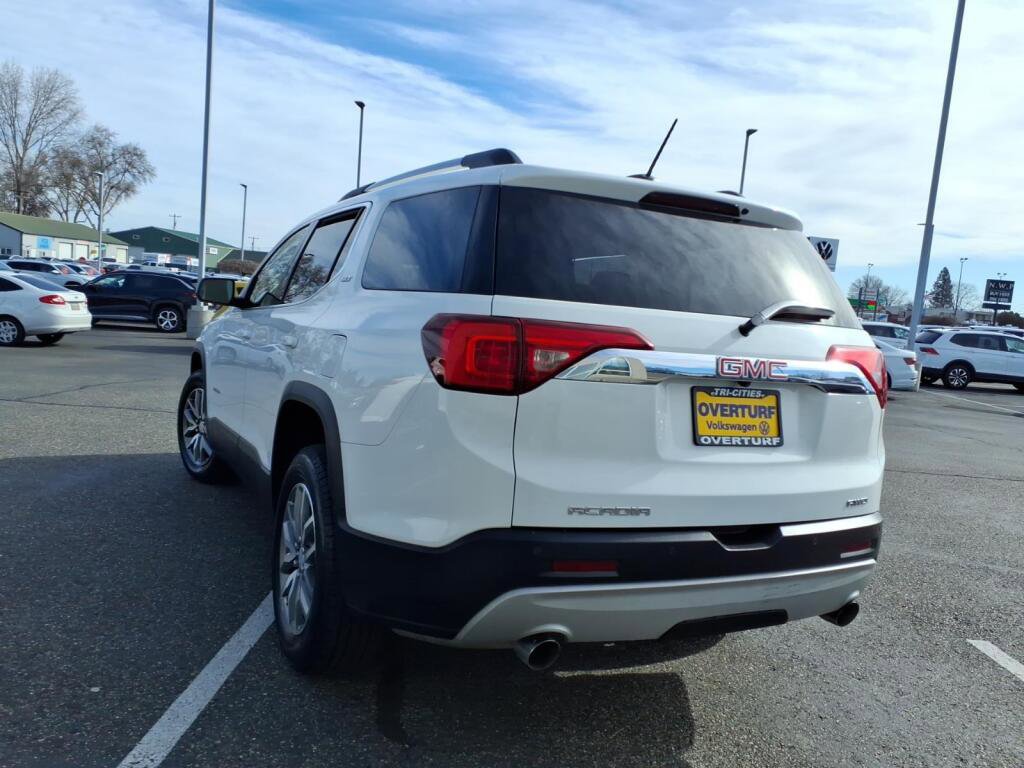 Used 2019 GMC Acadia SLT image 2