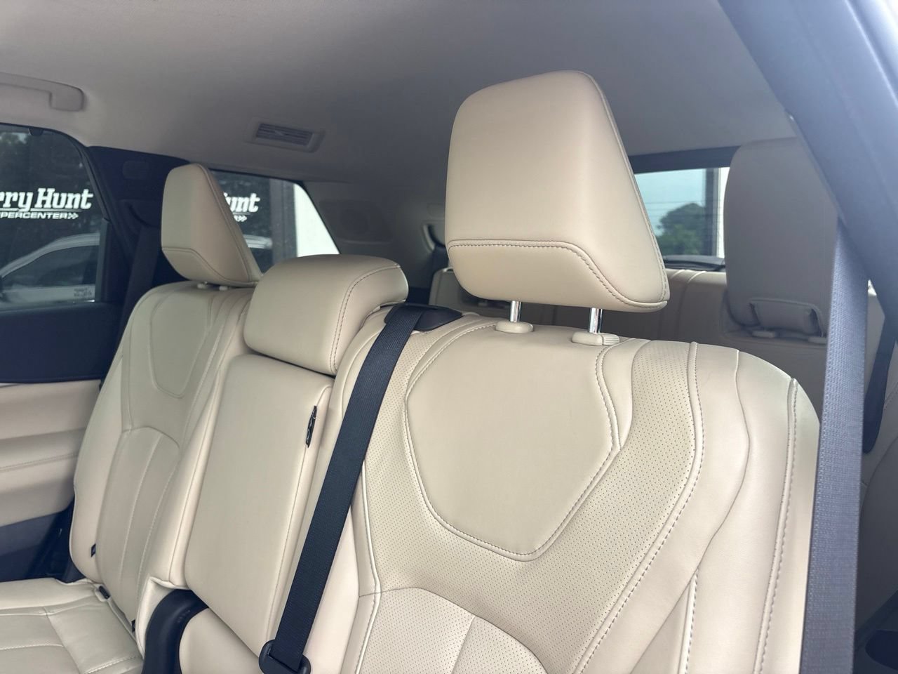 Used 2023 INFINITI QX60 Luxe w/ Cargo Package FWD image 5