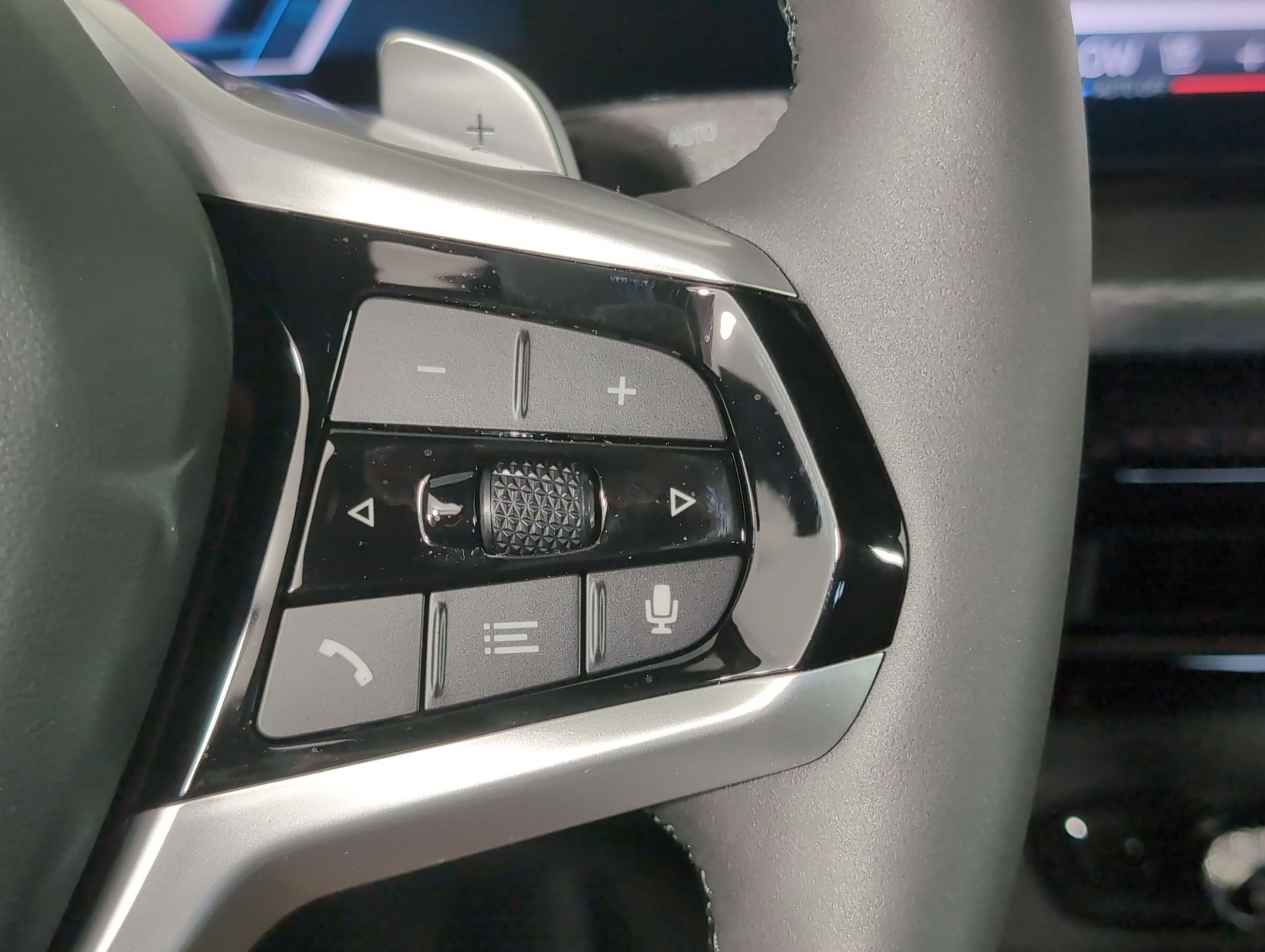 Used 2026 BMW 330i xDrive Sedan w/ Premium Package image 25