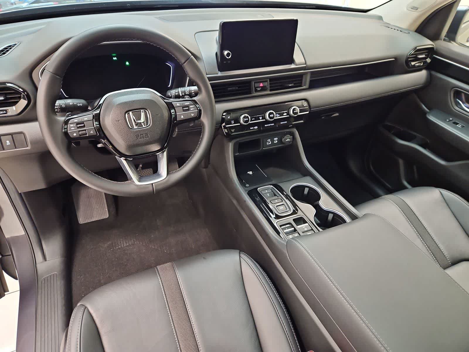 Certified 2025 Honda Pilot Touring image 21