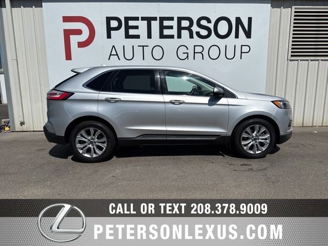 Used 2019 Ford Edge Titanium w/ Equipment Group 301A AWD/4WD image 3