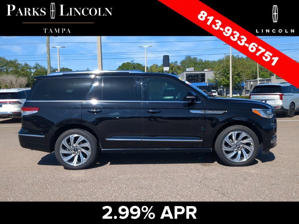Certified 2024 Lincoln Navigator Reserve AWD/4WD image 3