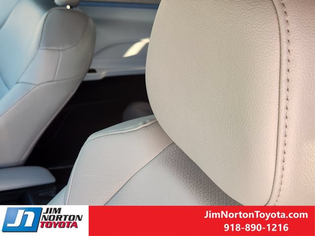 Used 2026 Toyota Sienna XLE FWD image 15