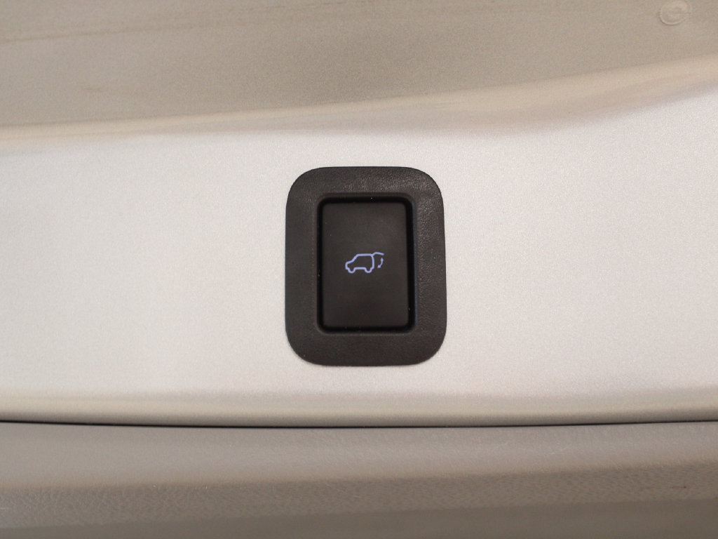Used 2017 Toyota Highlander XLE FWD image 38