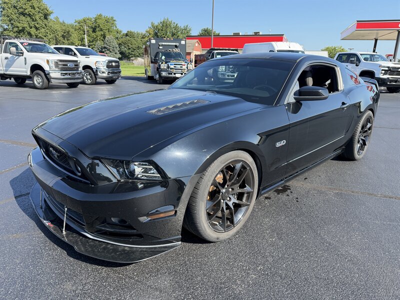 Used 2013 Ford Mustang GT RWD image 2