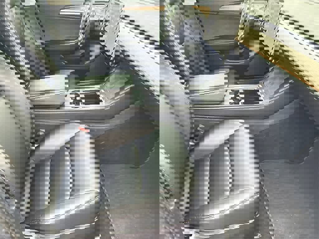 Used 2021 Tesla Model 3 Performance image 12