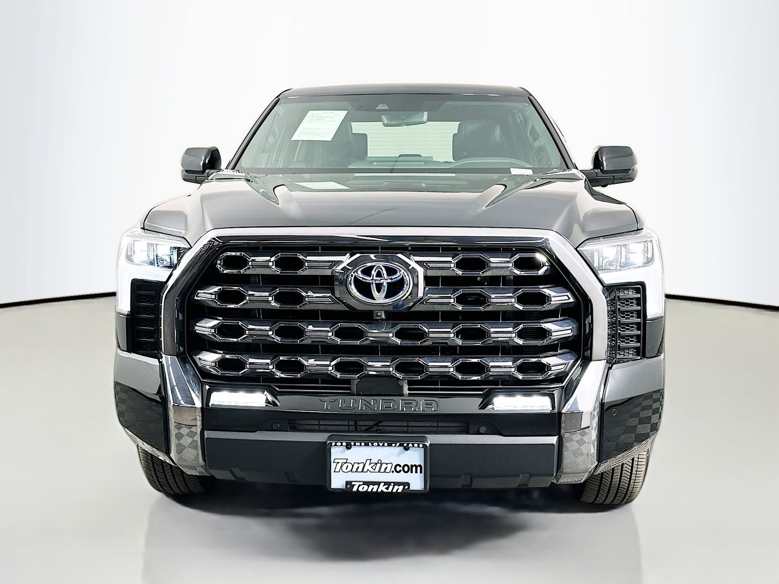 Used 2024 Toyota Tundra Platinum image 2