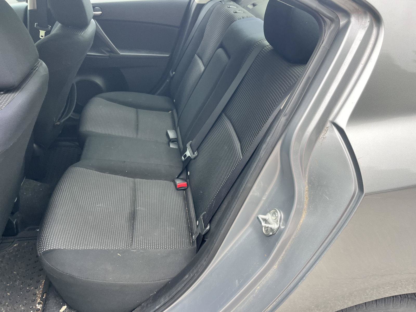 Used 2013 MAZDA MAZDA3 i Touring FWD image 13