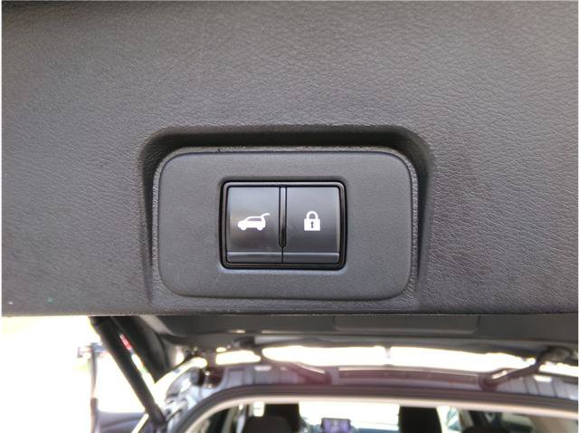 Used 2025 Nissan Rogue SV AWD/4WD image 12