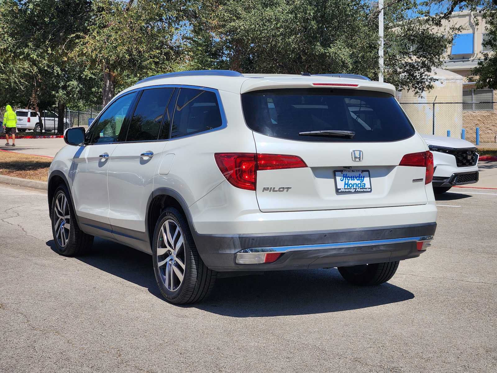 Used 2017 Honda Pilot Touring image 5