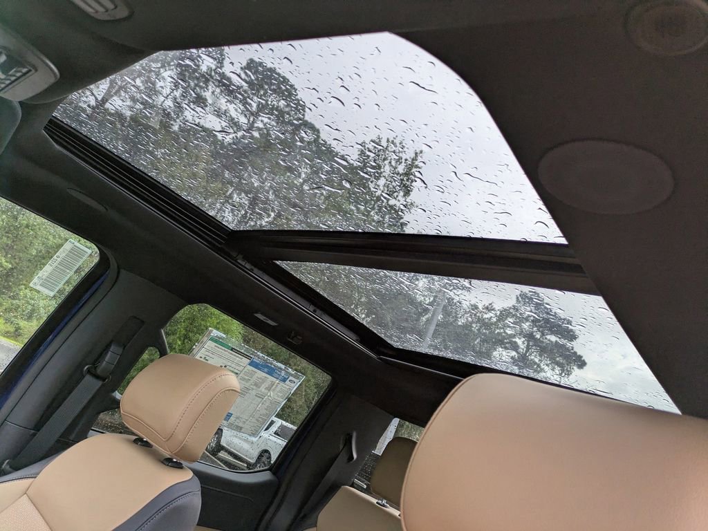 New 2026 Ford F250 Lariat w/ Black Appearance Package image 17