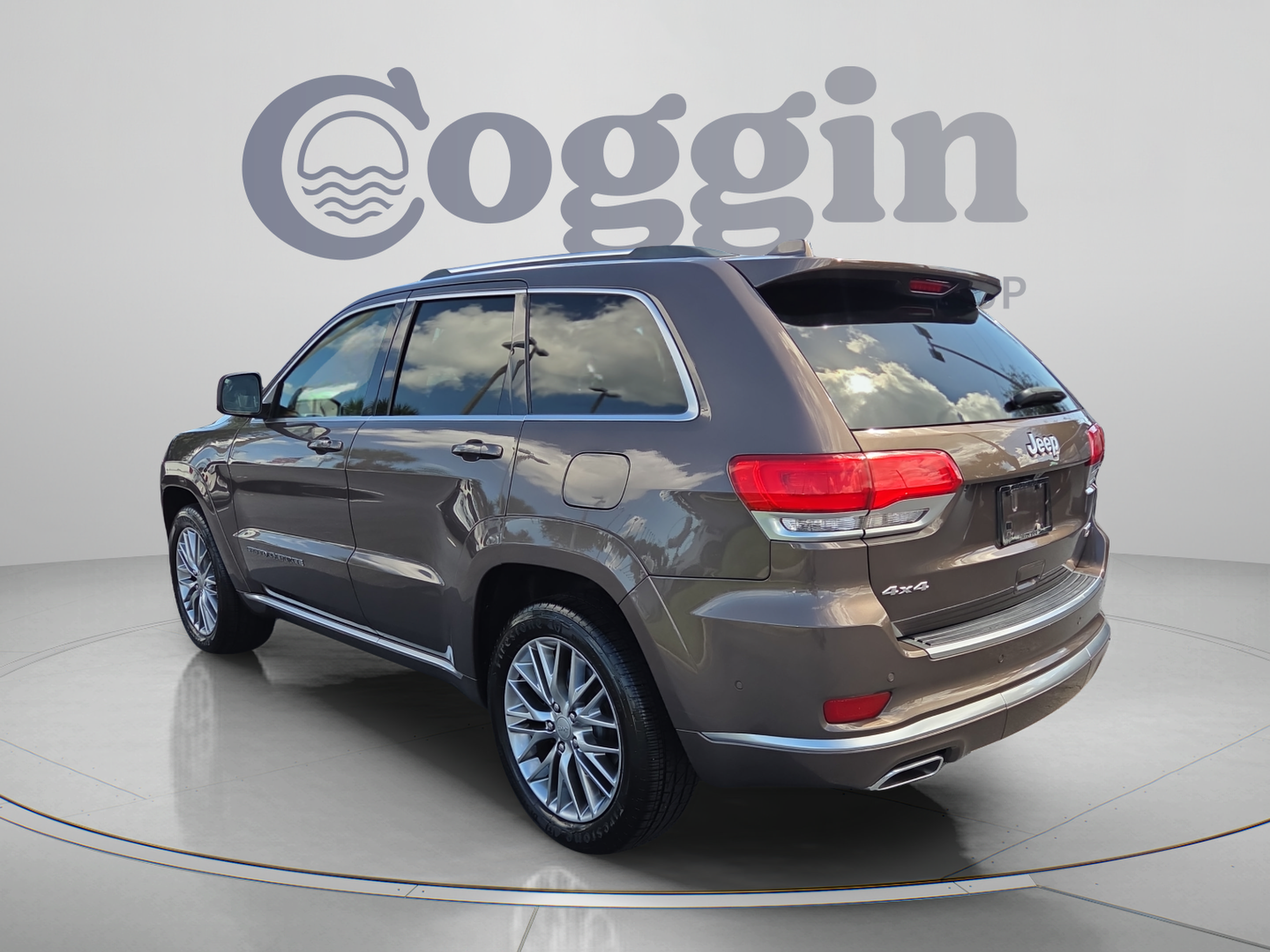 Used 2018 Jeep Grand Cherokee Summit w/ Platinum Series Group AWD/4WD image 3