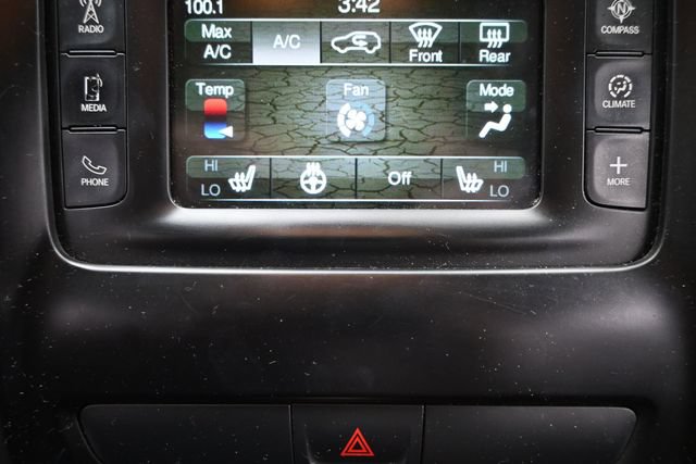 Used 2016 Jeep Cherokee Latitude w/ Cold Weather Group AWD/4WD image 16