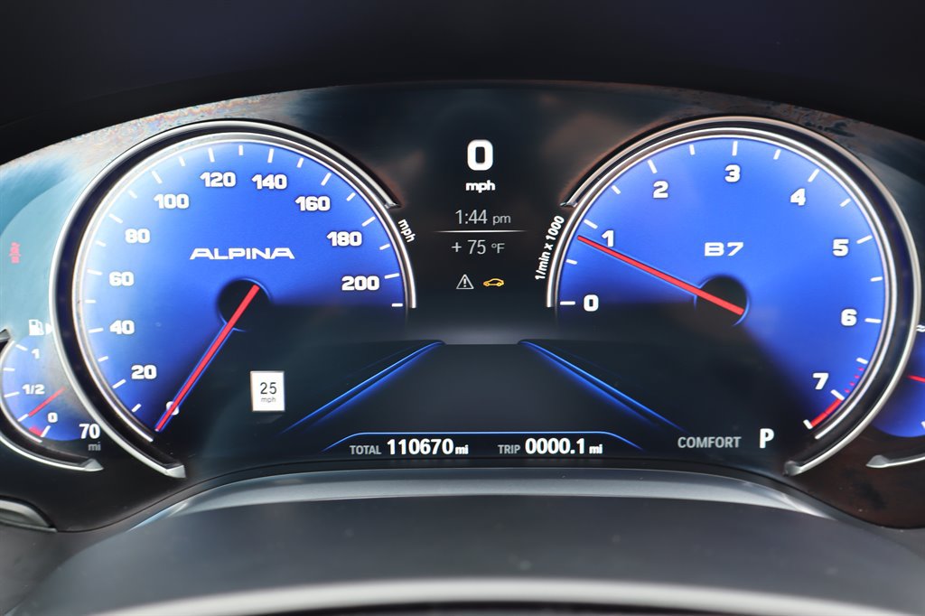 Used 2018 BMW 750i xDrive AWD/4WD image 29