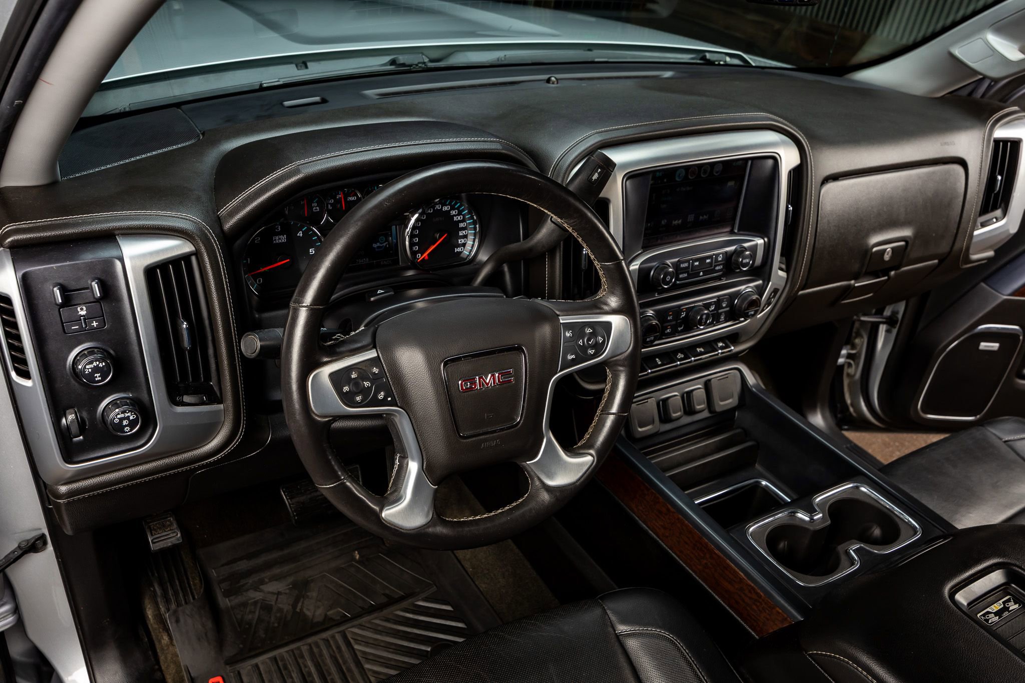 Used 2017 GMC Sierra 1500 SLT w/ Enhanced Driver Alert Package image 16