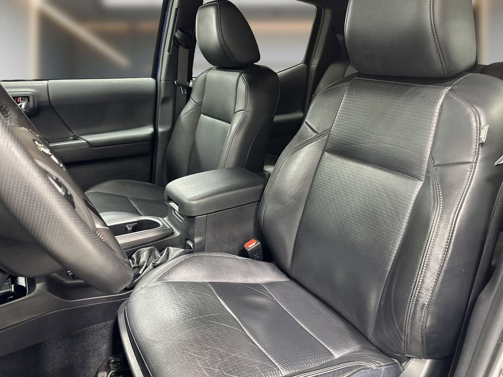 Used 2023 Toyota Tacoma TRD Sport w/ TRD Premium Sport Package image 7