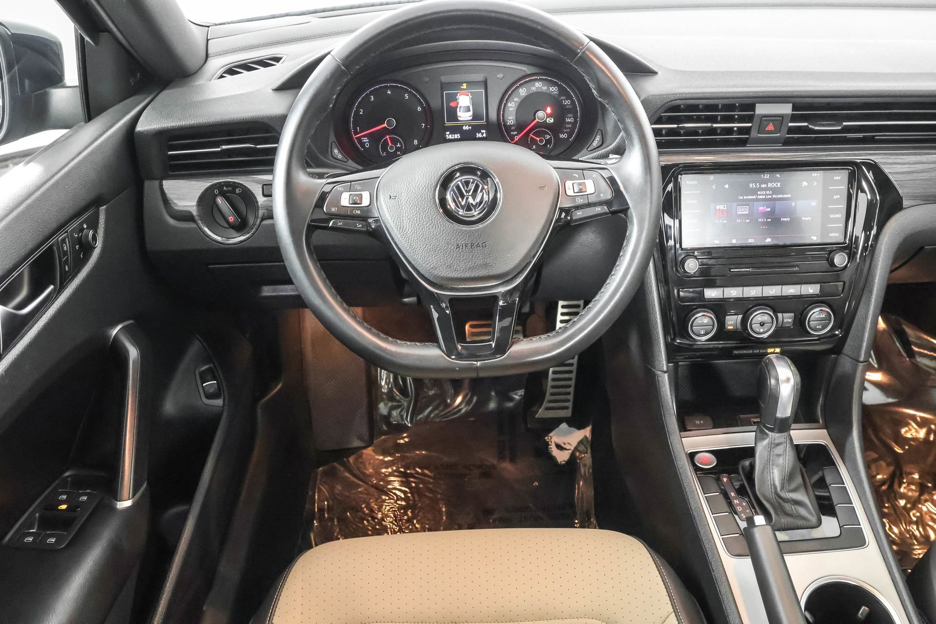 Used 2022 Volkswagen Passat 2.0T R-Line image 37