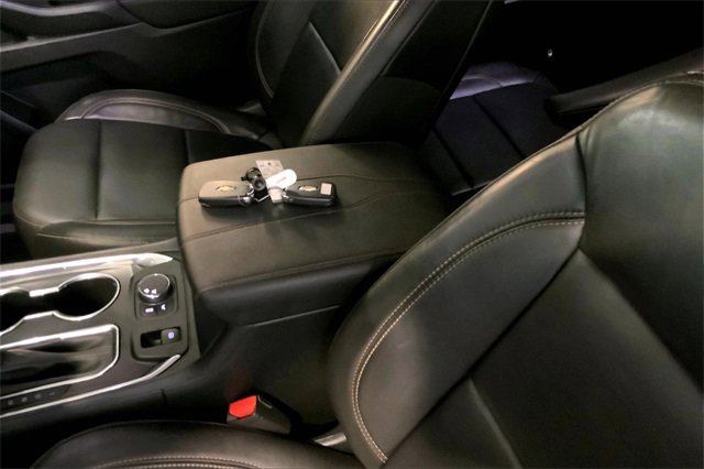 Used 2020 Chevrolet Traverse RS image 12