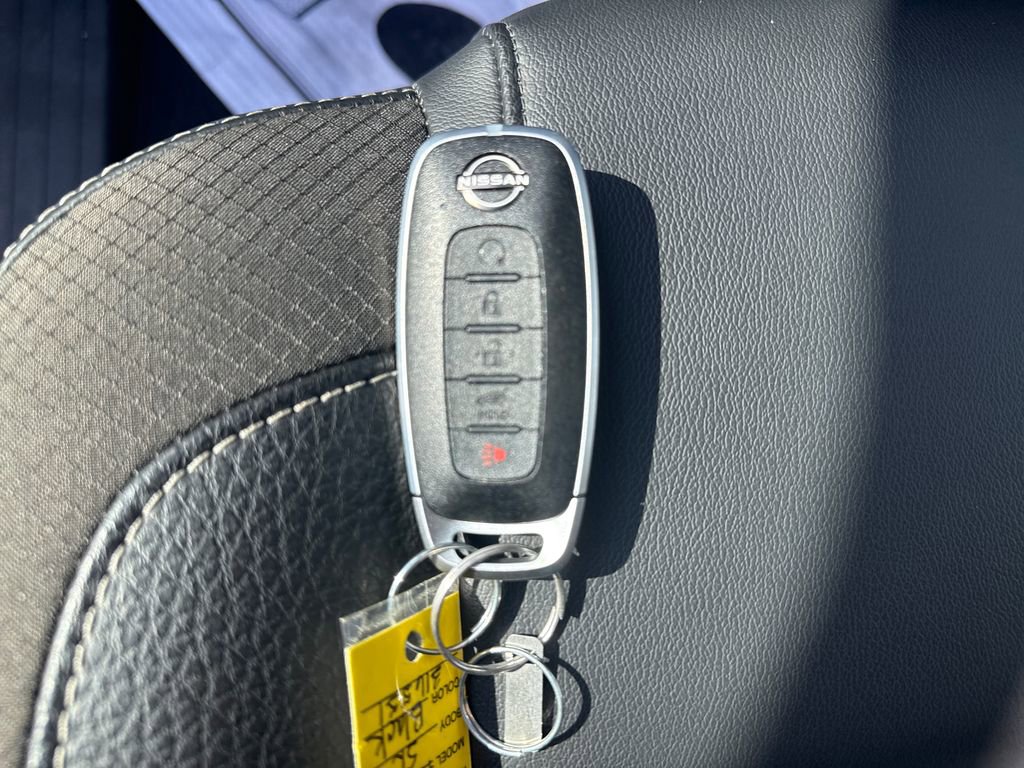 Used 2024 Nissan Pathfinder SL FWD image 33