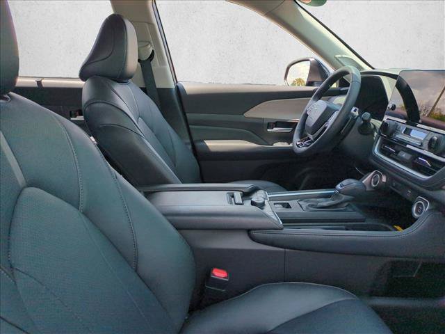 Certified 2025 Toyota Grand Highlander AWD image 21
