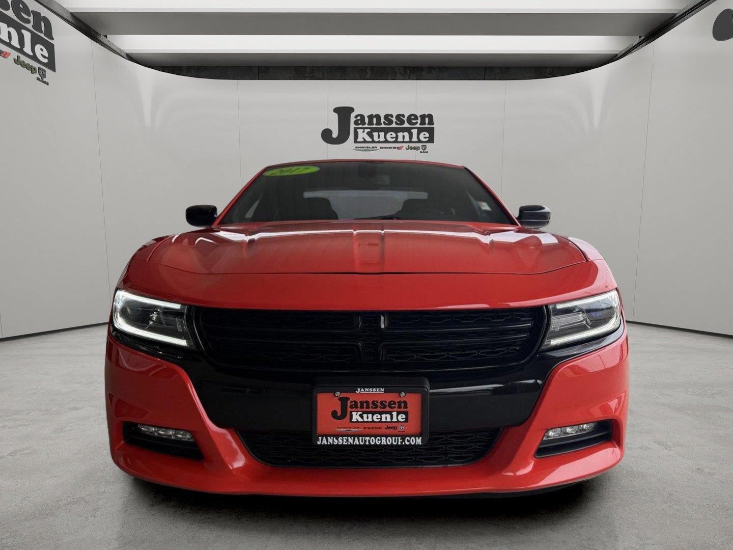 Used 2017 Dodge Charger R/T w/ Navigation & Travel Group RWD image 4