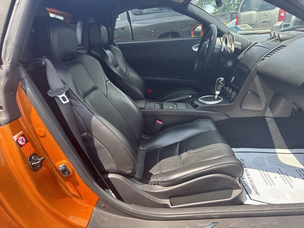 Used 2005 Nissan 350Z Touring RWD image 36