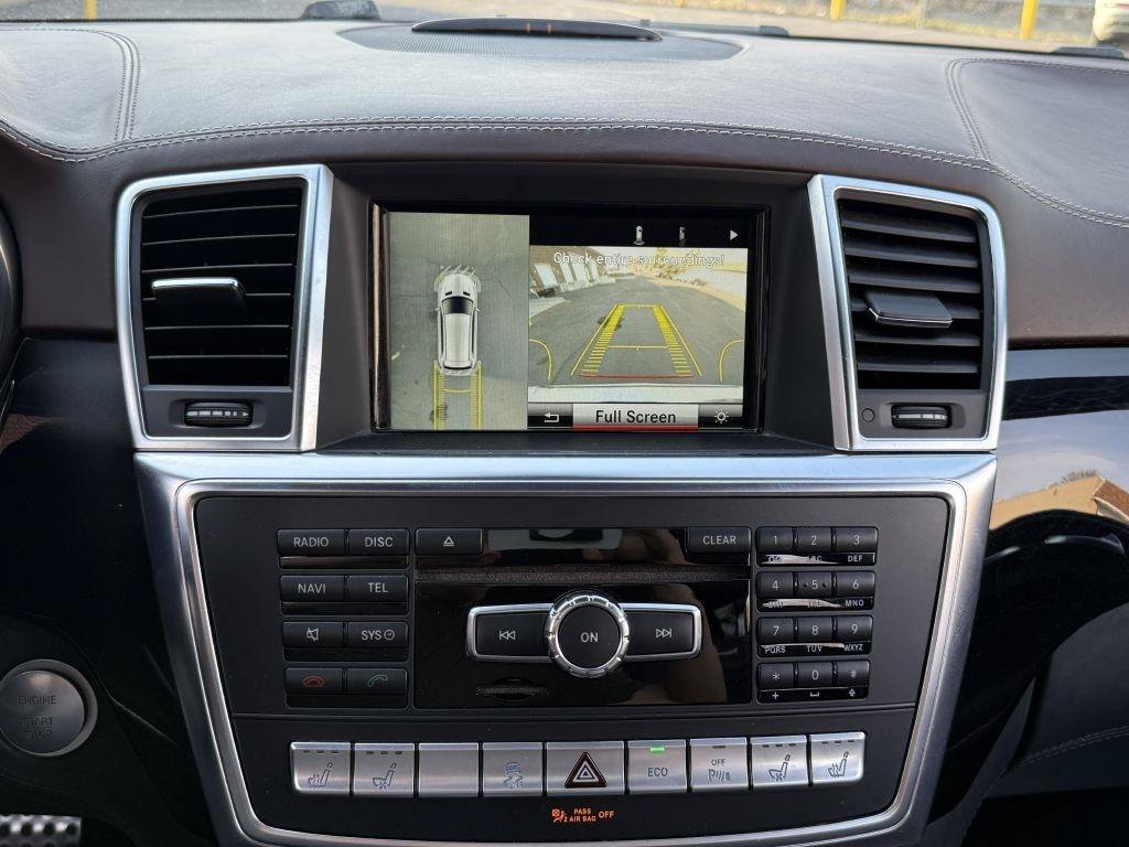 Used 2015 Mercedes-Benz GL 63 AMG 4MATIC image 32