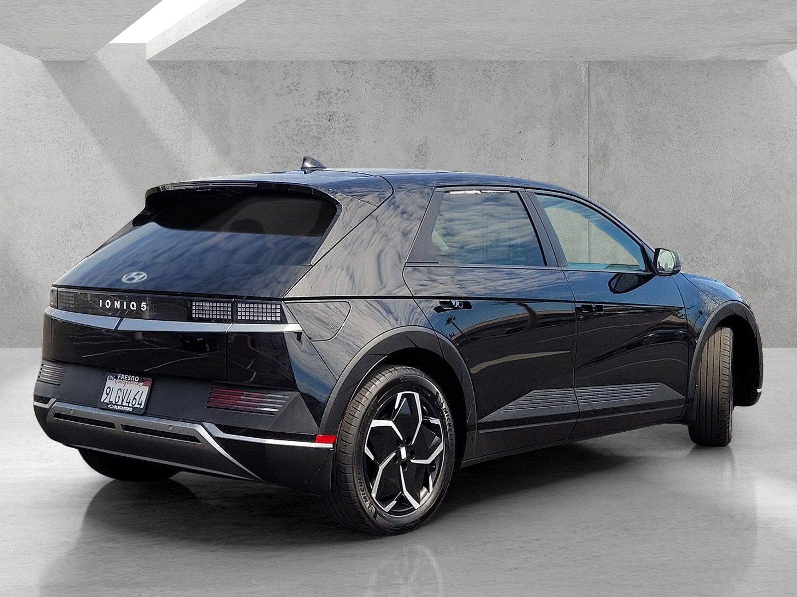 Used 2024 Hyundai Ioniq 5 SEL image 4