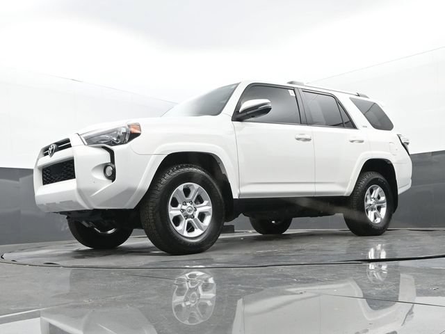 Used 2020 Toyota 4Runner SR5 Premium w/ Moonroof Package AWD/4WD image 29