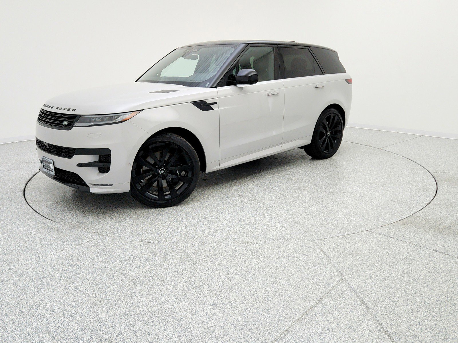 Used 2025 Land Rover Range Rover Sport Dynamic SE image 1