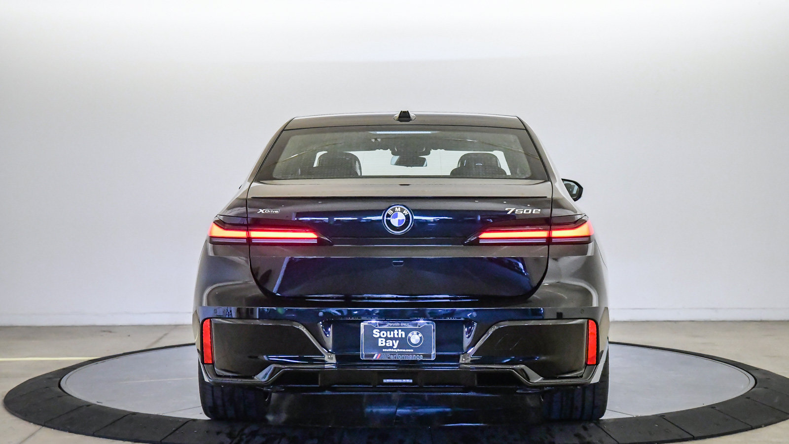 New 2026 BMW 750e xDrive w/ Executive Package AWD/4WD image 3