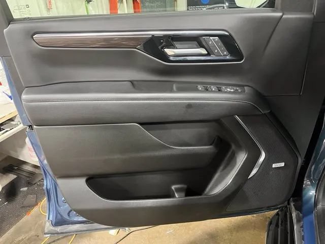 Used 2025 Chevrolet Tahoe Premier w/ Sun And Tow Package AWD/4WD image 13