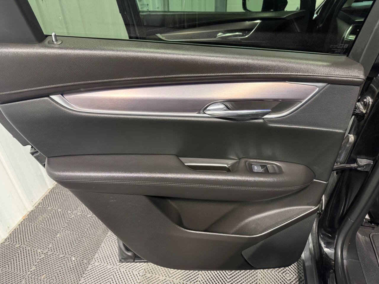 Used 2017 Cadillac XT5 Premium Luxury AWD/4WD image 13